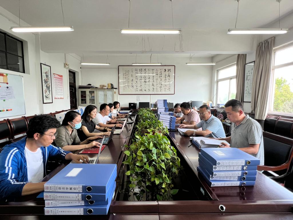 沒(méi)有暑假 追趕超越 文學(xué)院穩(wěn)步推進(jìn)本科教育教學(xué)審核評(píng)估工作